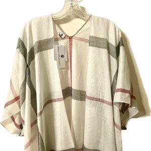 😍❤️PRICE DROPS‼️Women’s Kimono. New with tags‼️One Size.